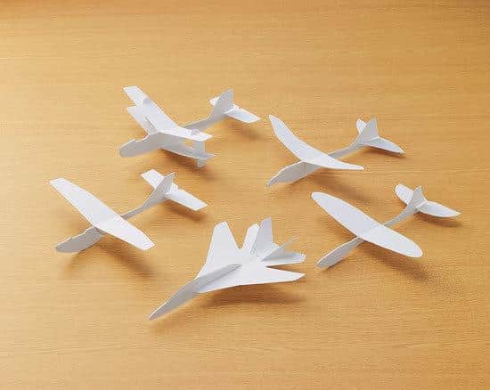 ¡Volar! ¡¡¡Mi avión de papel!!! - Una revisión exhaustiva de la conmovedora historia de vuelo y crecimiento.